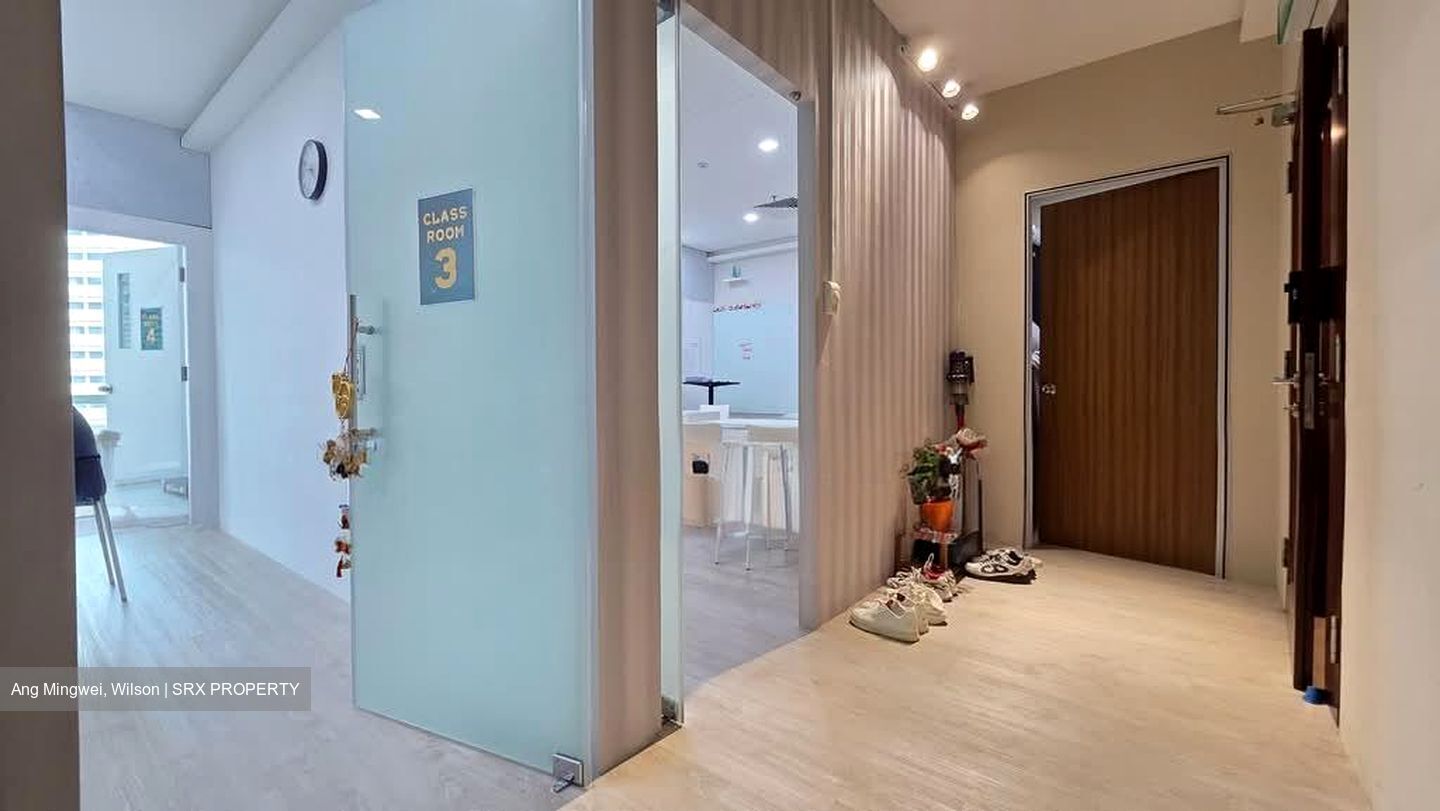 Sunshine Plaza (D7), Office #559572951
